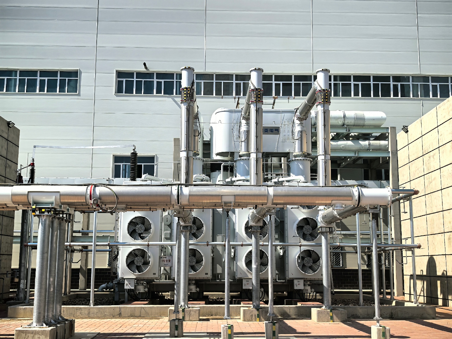 主变压器(1).jpg